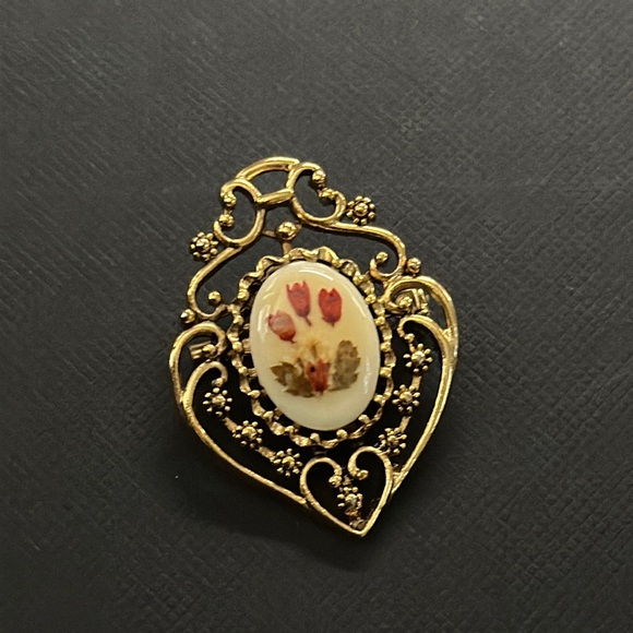 Vintage Jewelry - Vintage 60’s Resin Rose Blossoms Bloom Leaf Dried Art Brooch Pin Jewelry Retro